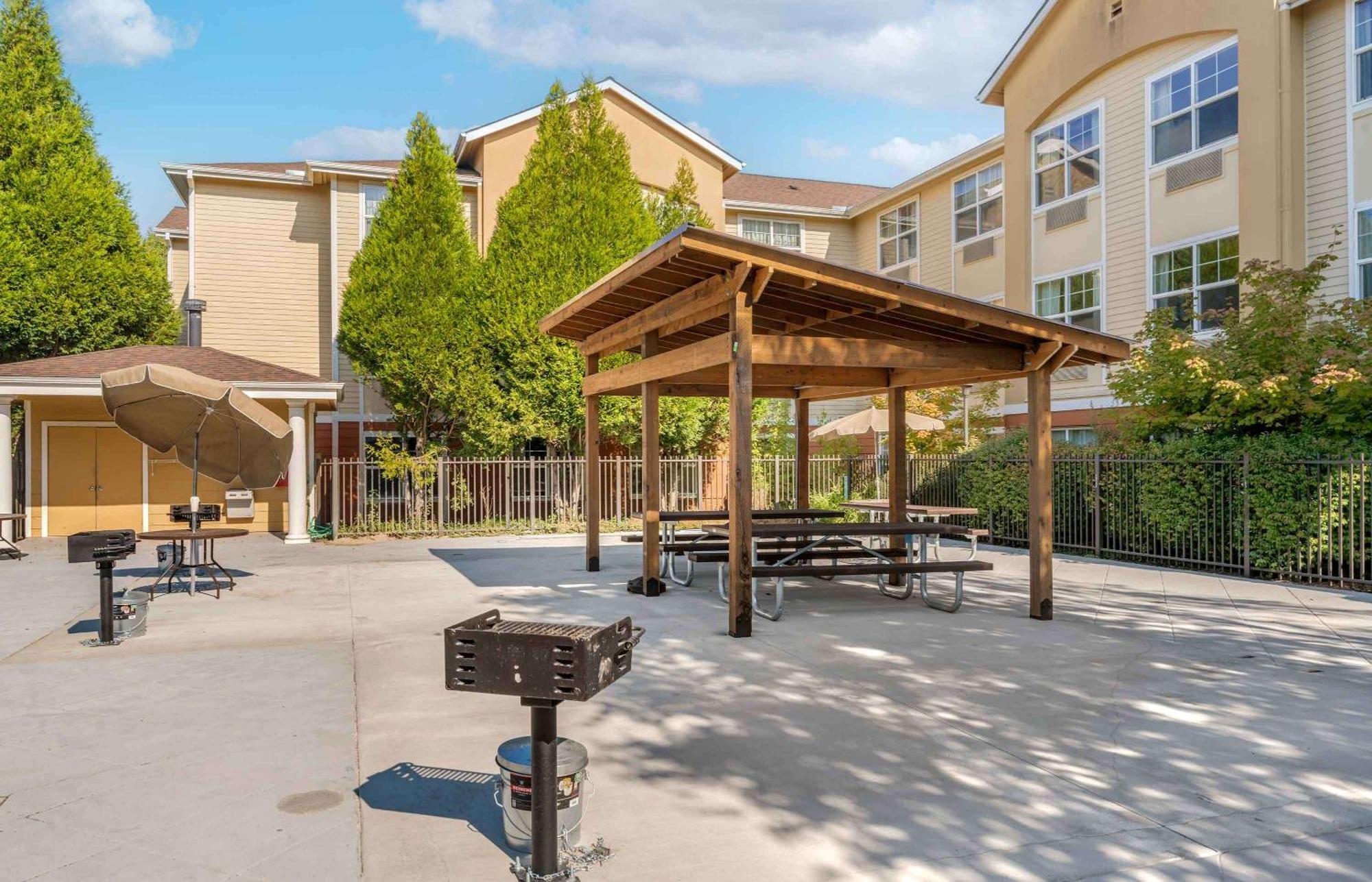 Extended Stay America Suites - Portland - Хилсборо Экстерьер фото